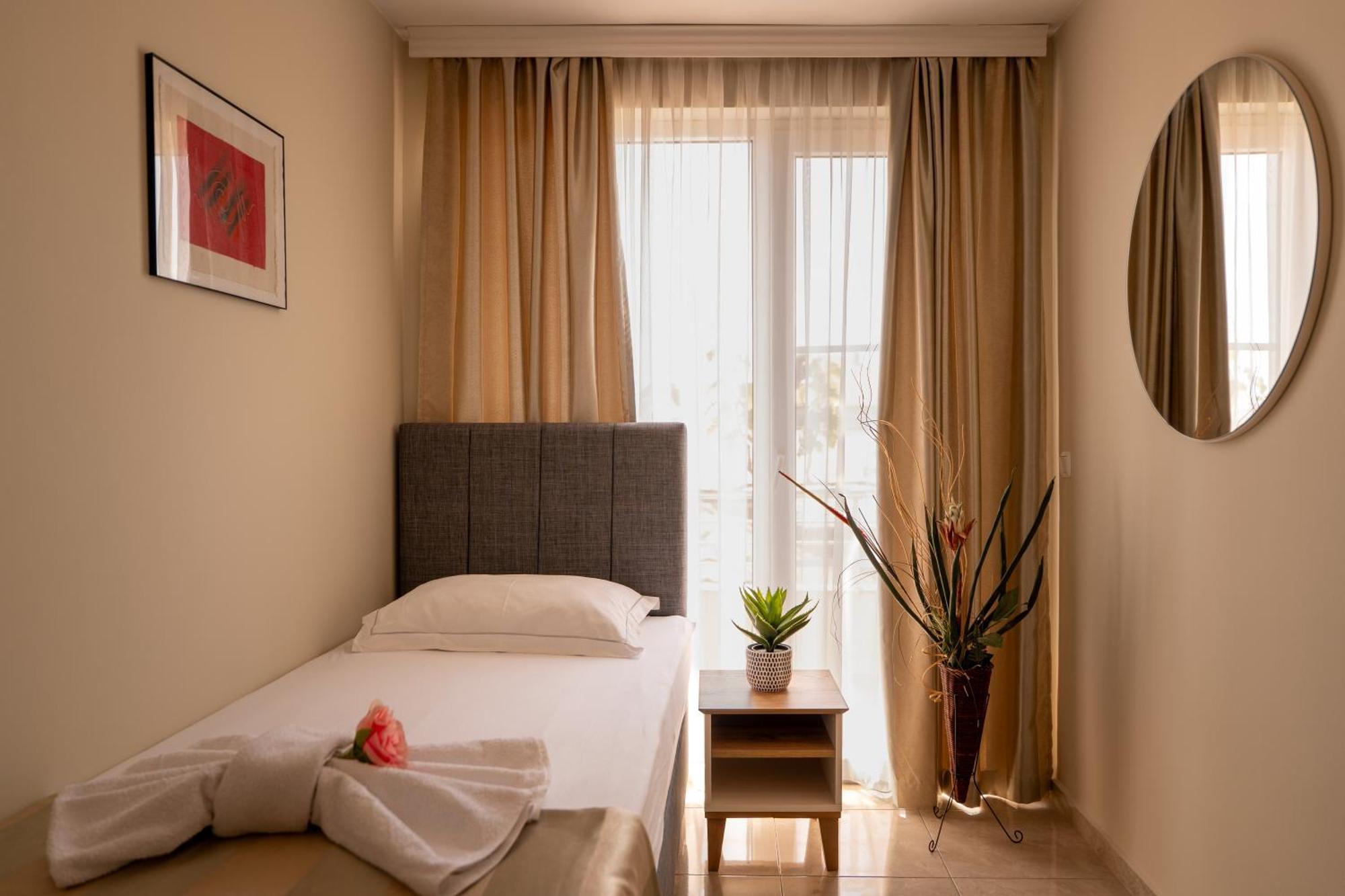 Hotel Rodos House Pomorie Exterior foto